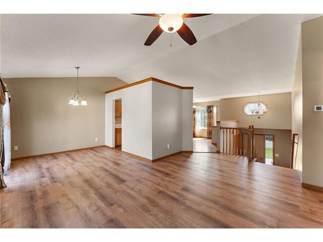 Building Photo - 5785 Yucca Ln N