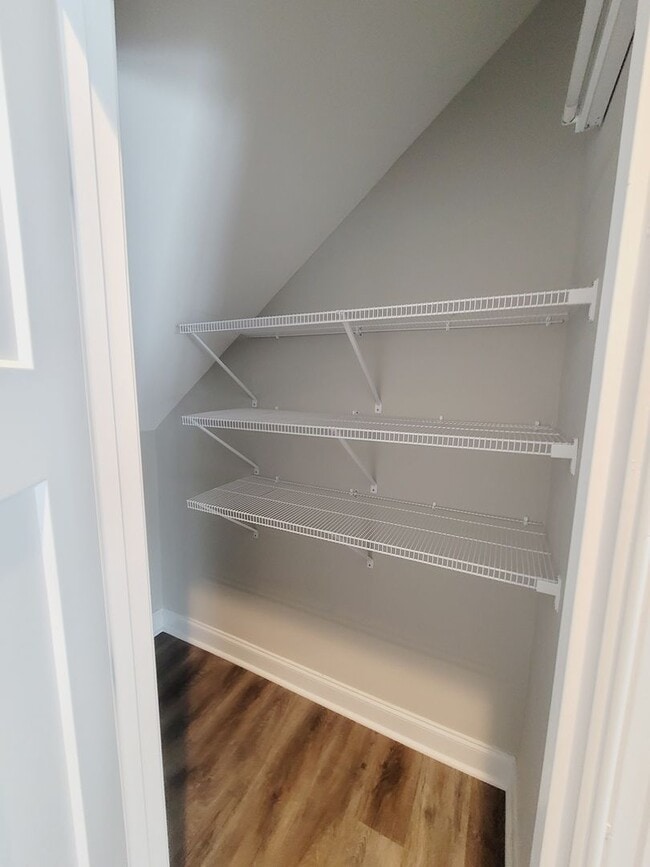 Building Photo - 1217 Lockewood Dr