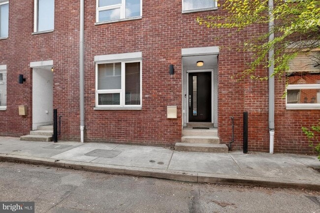 Building Photo - 1504 Earl St