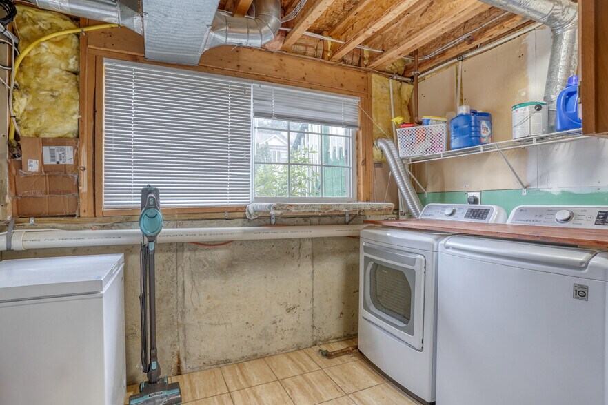 Building Photo - 212 Mike Dr