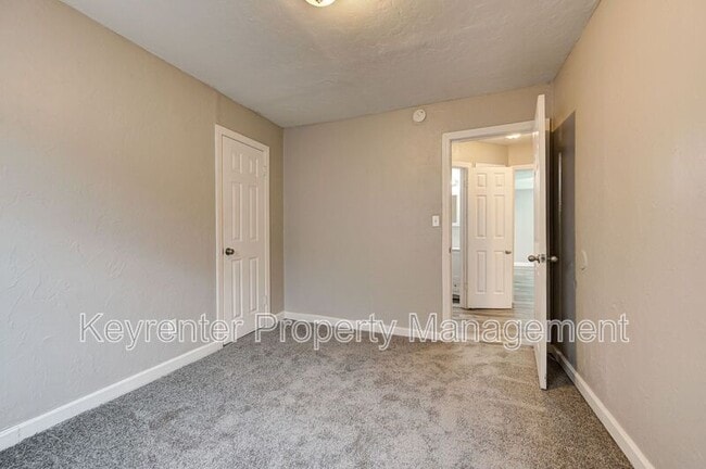 Building Photo - 220 W Jacobs Dr