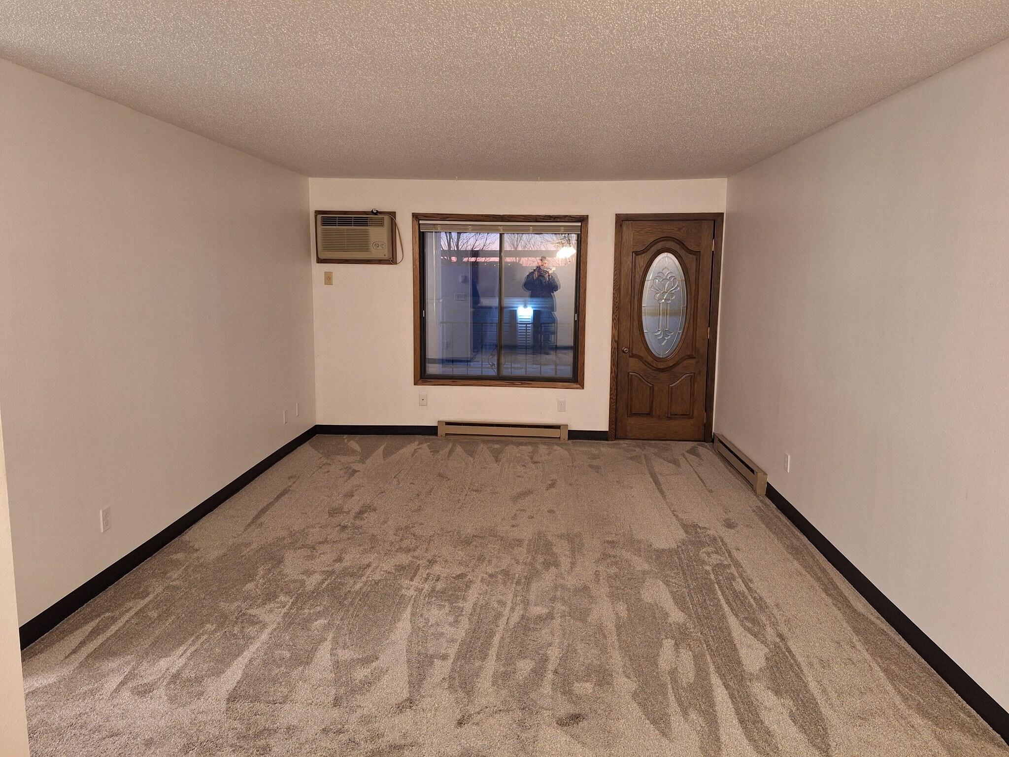 Building Photo - 341 Prairiewood Cir S