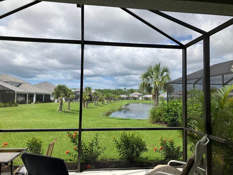 Building Photo - 9912 Crystal Isles Cir