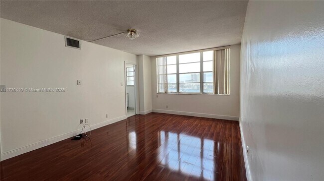 Building Photo - 137 Golden Isles Dr