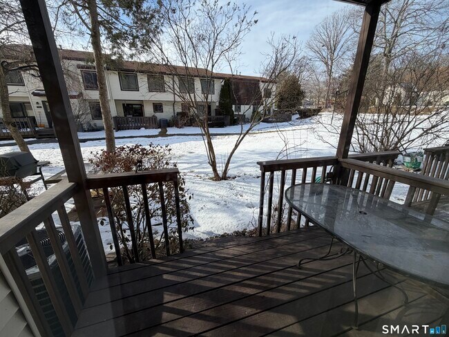 Building Photo - 155 Cottonwood Rd