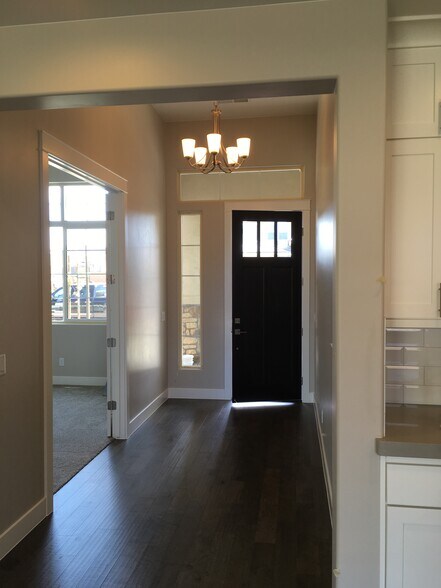 welcoming entry, office to the right of front door - 3952 S Saddleback Rd