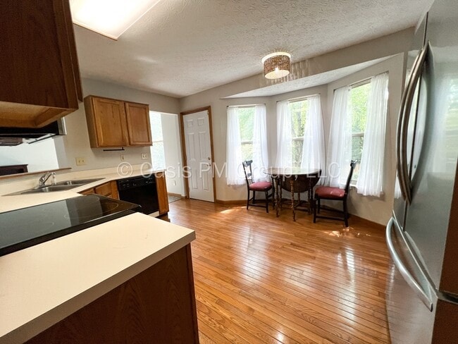 Building Photo - 8575 Kingsley Dr