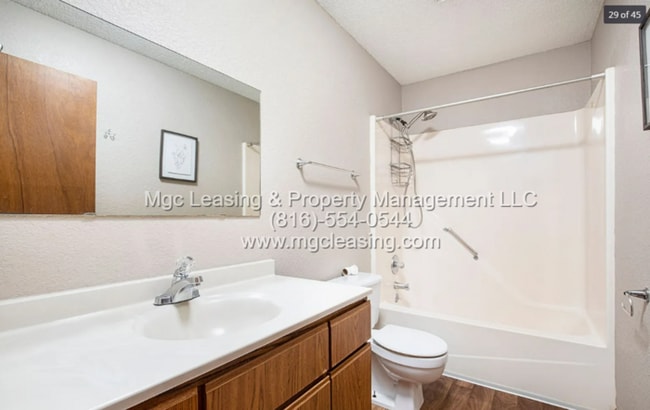 Building Photo - Spacious 2nd Floor Townhome - January Special - Reduced Rate with a 15 Month Lease!