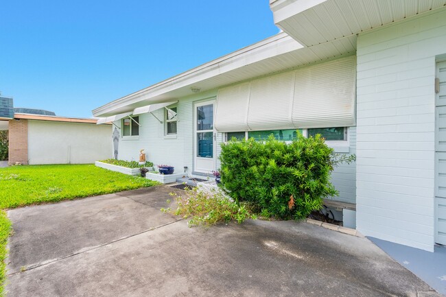 Building Photo - Cozy Daytona Beach Shores Home