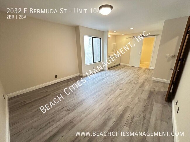 Building Photo - 2032 E Bermuda St