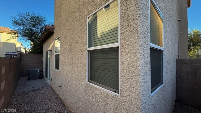 Building Photo - 8425 W Trudeau Ave