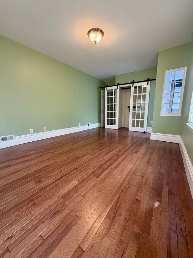 Building Photo - 3847 Spring Garden St