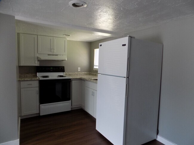 Building Photo - 1 Bedroom 1 Bathroom Apartment For Rent at 673 W. Osceola Street Unit A Clermont, Fl. 34711
