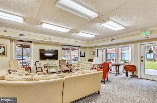 Building Photo - 600 McKinsey Park Dr