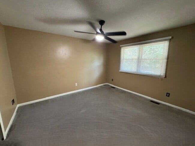 Building Photo - 241 Cedarmere Cir