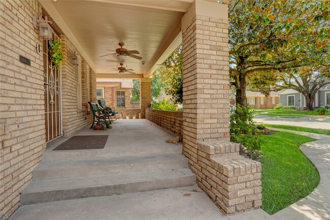 Building Photo - 5221 Mulford St