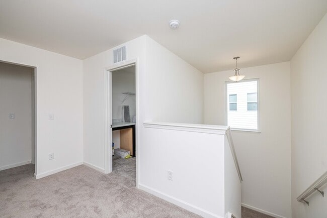 Building Photo - BEAUTIFUL 4 Bedroom Home Piedmont School District - AVAILABLE JULY 2026