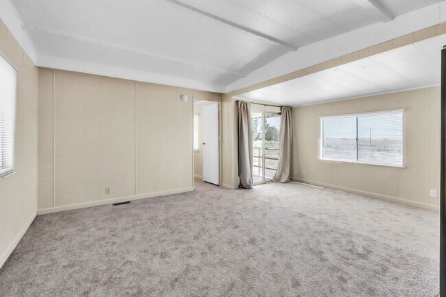 Building Photo - 3 BR/1BA | Mobile Home |2+ Acres