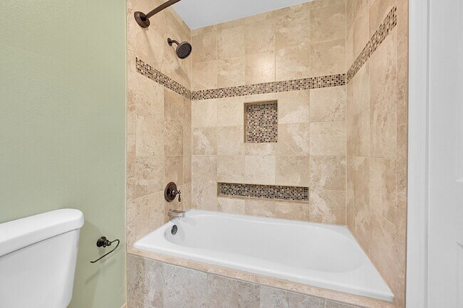 Building Photo - $2,500.00, 2-bed, 2.5 bath located in Denver.