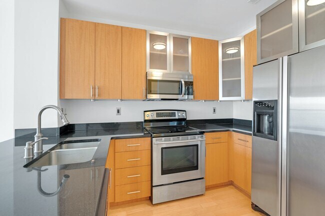 Building Photo - 26 Ave at Port Imperial