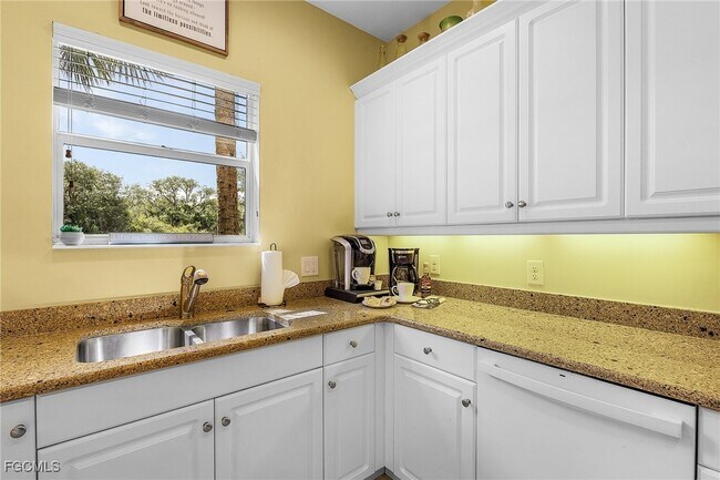 Building Photo - 3210 Cottonwood Bend