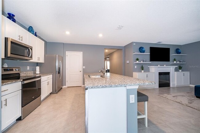 Building Photo - 531 Emily Gln St