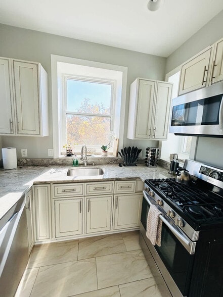 Building Photo - 45 Rhode Island Ave NE