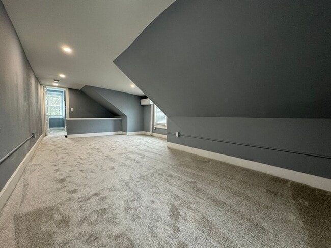 Building Photo - Completely Updated THREE BEDROOM TWIN!