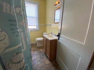 Building Photo - 553 Vickroy Ave