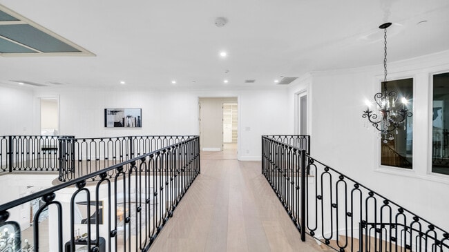 Building Photo - 1447 San Ysidro Dr