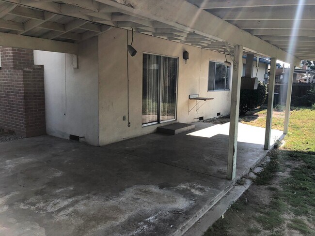Building Photo - 3349 W Tulare Ave