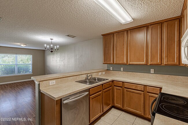 Building Photo - 1500 Calming Water Dr