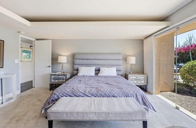 Building Photo - 8101 E Del Timbre Dr