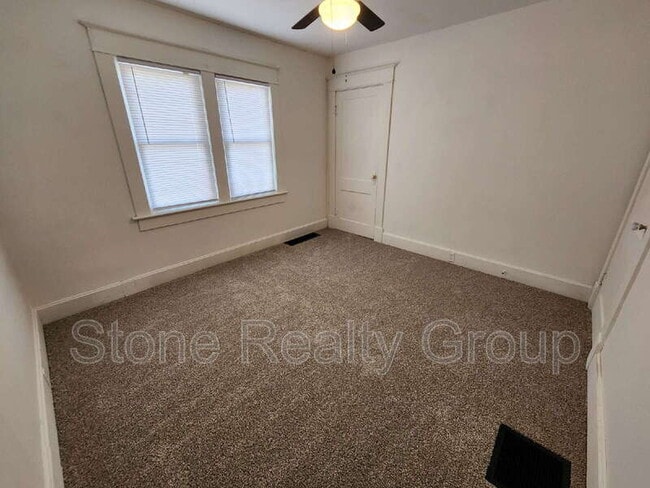 Building Photo - 4412 S 12th St