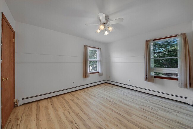 Building Photo - 180 W 22nd St