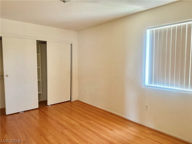 Building Photo - 7950 W Flamingo Rd