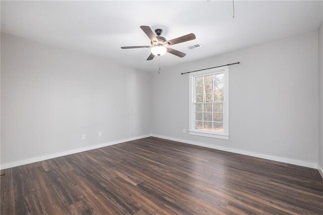 Building Photo - 4056 Coopers Hill Dr SE