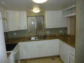 Building Photo - 2955-2959 N Newton Street, Unit 2959 B