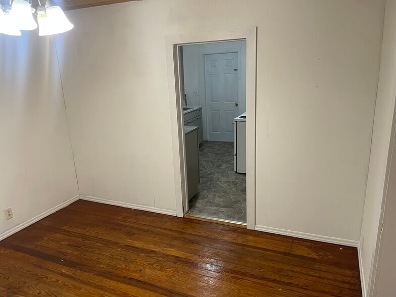 Building Photo - 74 Sunset Cir