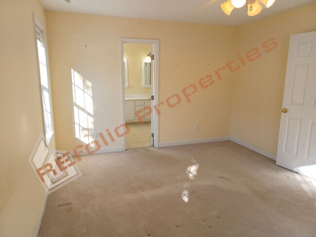 Building Photo - Beautiful 3 Bedroom Home w/a Bonus Room + Semi-furnished Basement in a 1 acre lot @ Hideaway Esta...