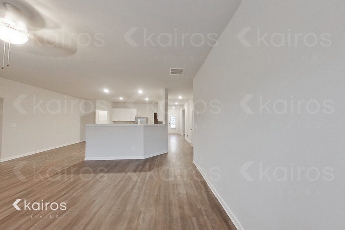 Building Photo - 3559 Bridgewood Dr