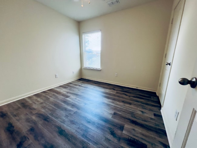 Building Photo - 1307 Tobin St