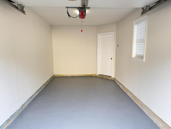 Building Photo - 185 Lindfield Cir