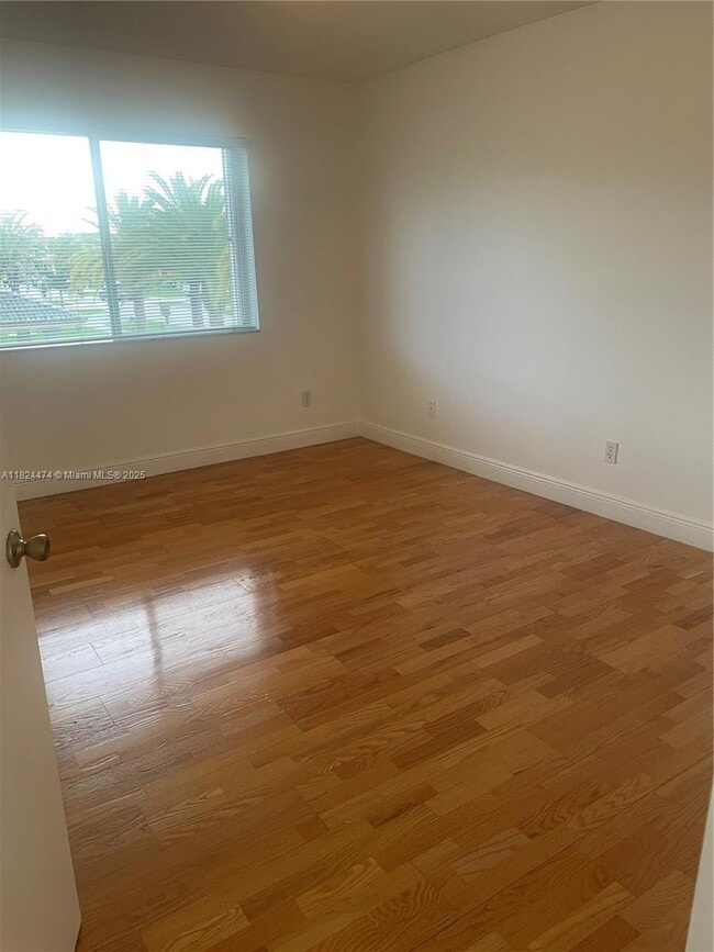 Building Photo - 16852 SW 148th Ave