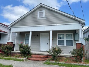 Building Photo - Downtown Wilmington Home, 3 Bedrooms | 1 Bathroom, $1,750/month | Move-in Ready