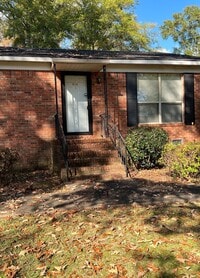 Building Photo - 410 21st St E