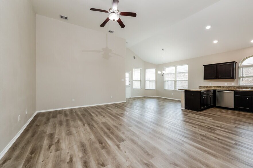 Building Photo - 5314 Little Jasmine Way