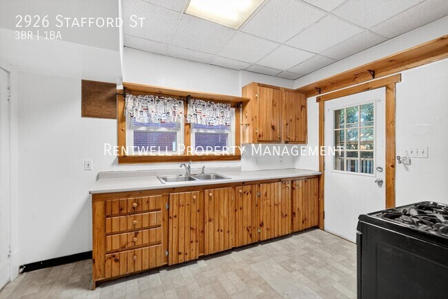 Building Photo - 2926 Stafford St