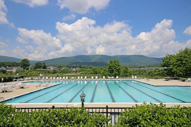 Building Photo - Pet-Friendly Studio Apartment in Desirable Old Trail