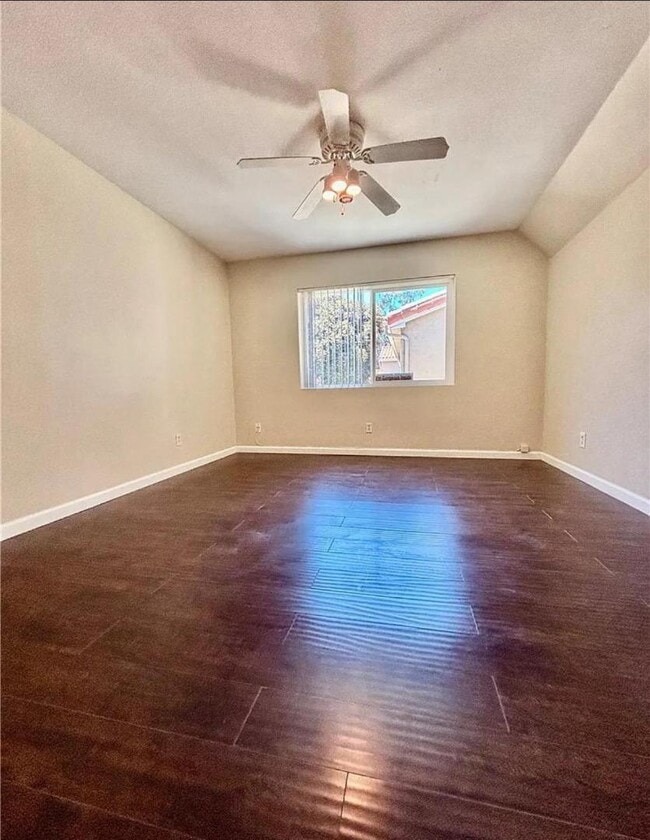 Building Photo - 7405 Charmant Dr